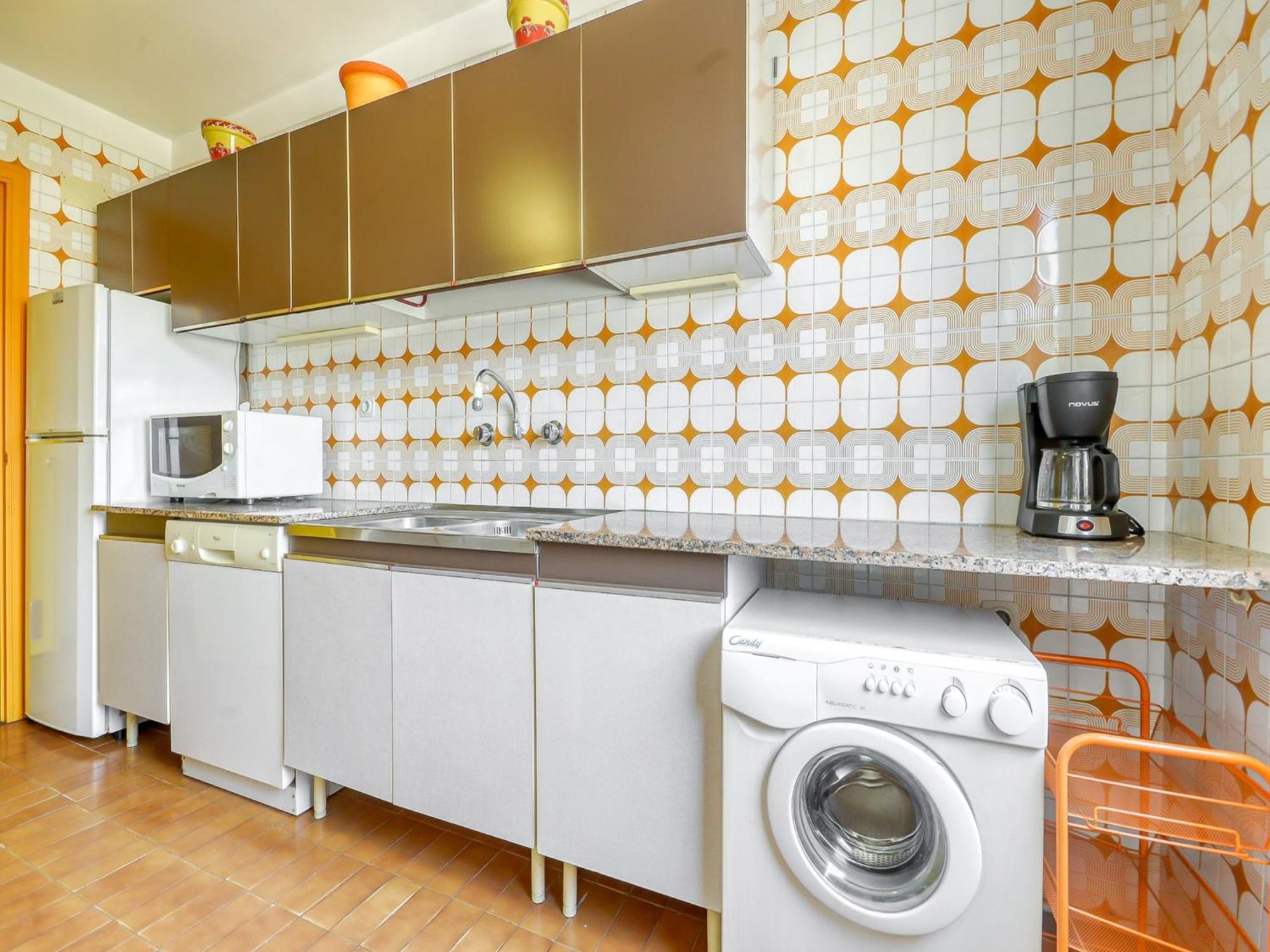 Private In With Pool Appartement Roses